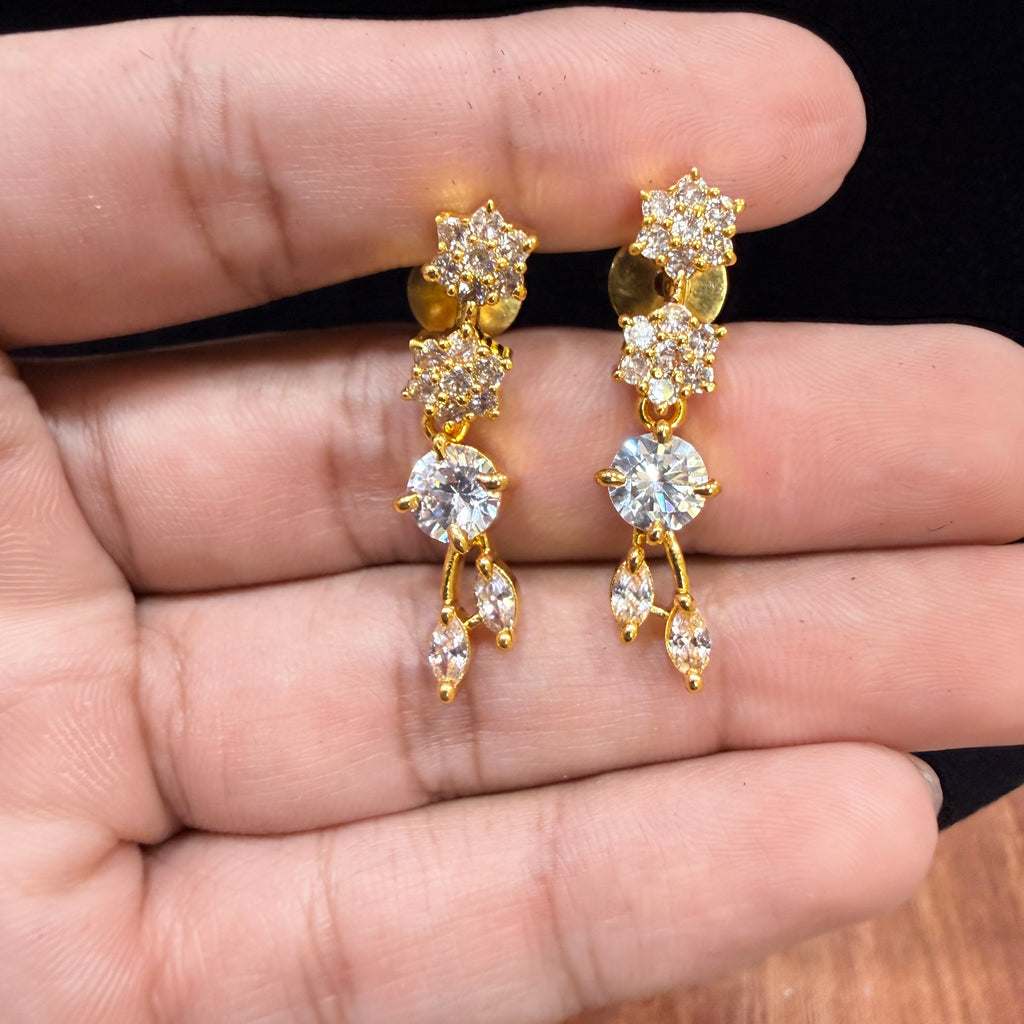 Leaf Design Cz necklace